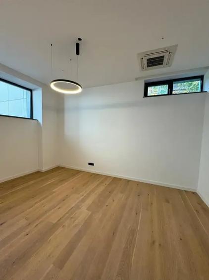 Apartament cu 3 camere decomandat în Floreasca