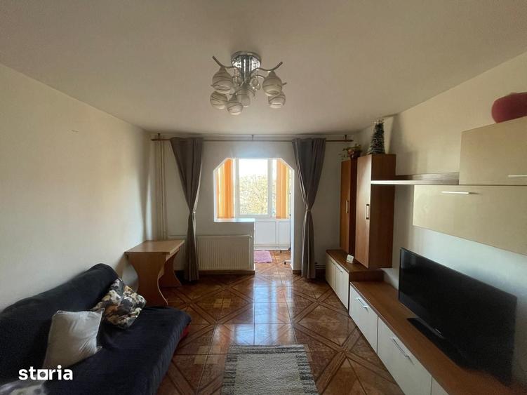Apartament cu 2 camere semidecomandat în Noua