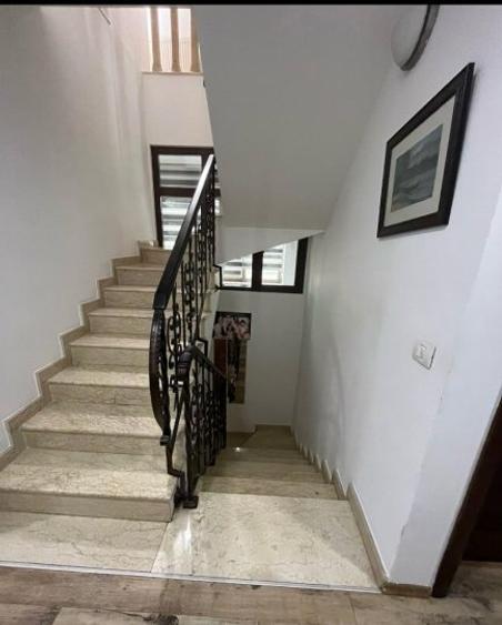 Casă individuală cu 6 camere cu Canalizare în Tei