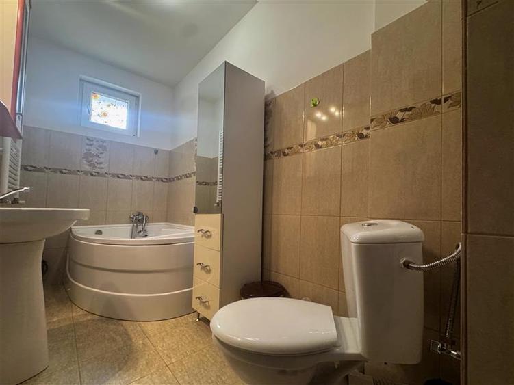 Apartament cu 2 camere nedecomandat, mobilat în Aeroport