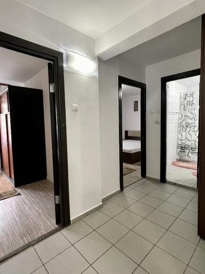 Apartament cu 3 camere decomandat, mobilat în Vitan Mall