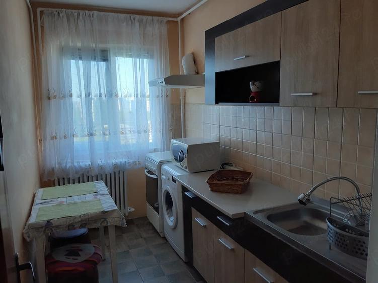 Apartament cu 3 camere decomandat în Compozitorilor