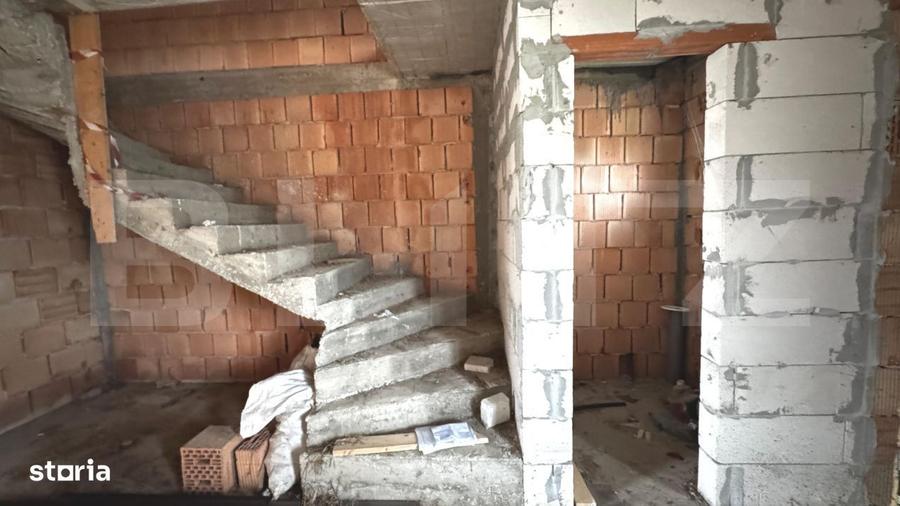 Casă cu 4 camere în Aronești