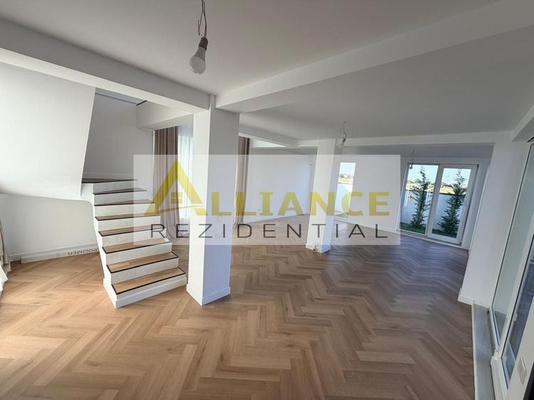 Casă individuală cu 4 camere cu Canalizare în Berceni