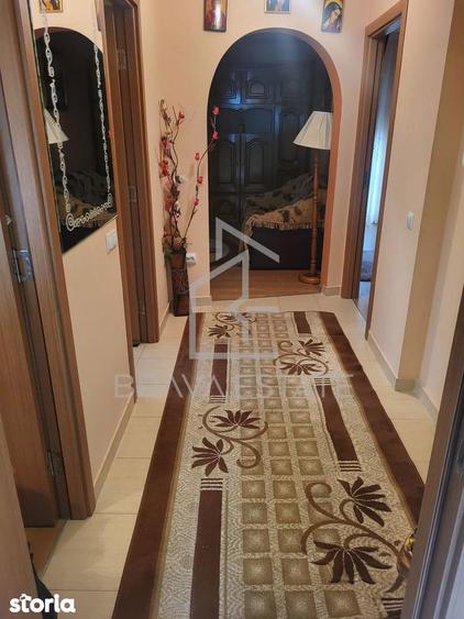 Apartament cu 3 camere decomandat, mobilat în Între Lacuri