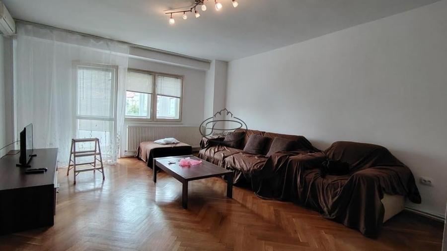 Apartament cu 3 camere în Calea Călărașilor