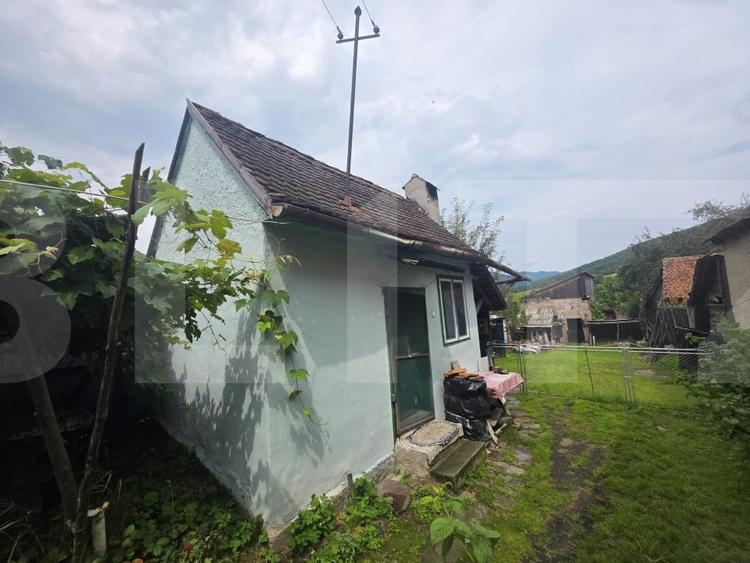 Casă individuală cu 2 camere cu Teren 982 Mp în Bixad
