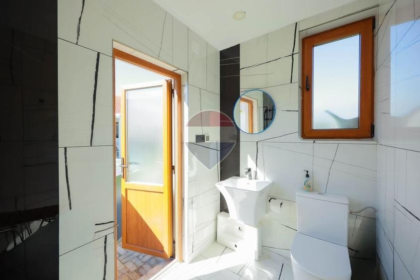 Casă individuală cu 3 camere cu Piscina în Paleu