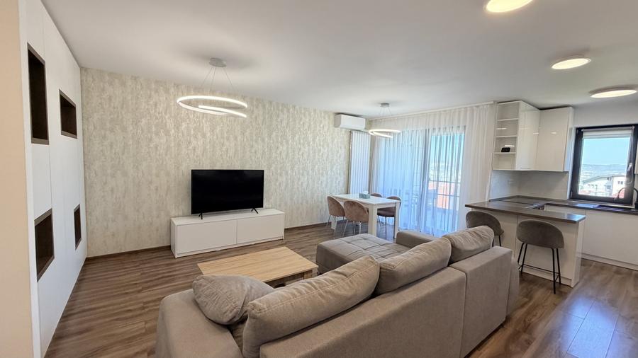 Apartament cu 2 camere semidecomandat, mobilat în Andrei Mureșanu
