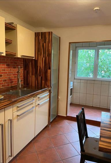 Apartament cu 2 camere decomandat în Crângași