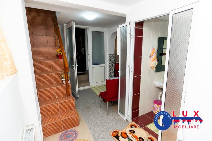Casă individuală cu 3 camere cu Canalizare în Ultracentral