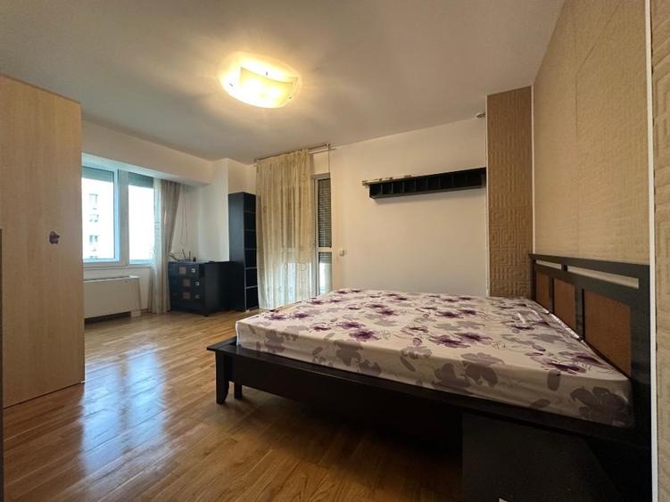 Apartament cu 4 camere decomandat, mobilat în Calea Călărașilor