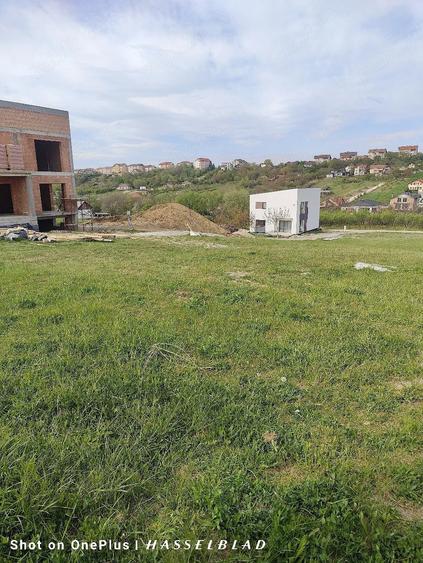 Teren de 15400 mp, în Central