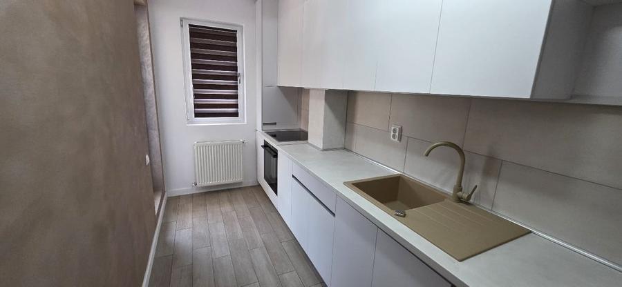 Apartament cu 2 camere decomandat în Apusului