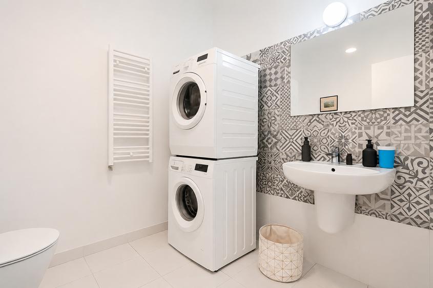 Casă individuală cu 5 camere cu Canalizare în Central
