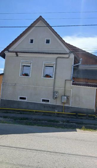 Casă cu 4 camere cu Teren 1618 Mp în Chirpăr