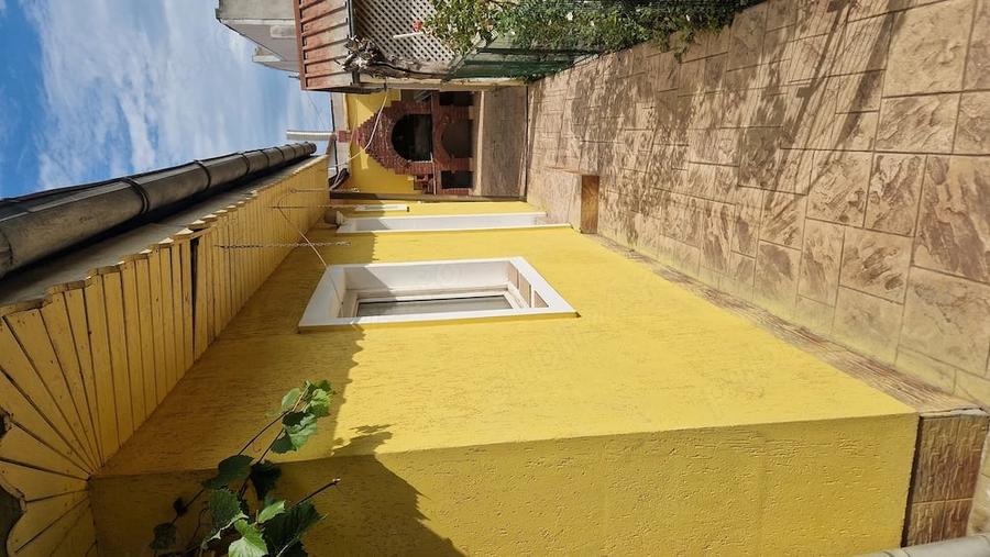 Casă cu Teren 300 Mp în Central