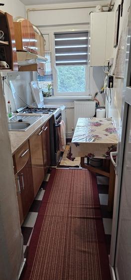 Apartament cu 2 camere semidecomandat în Km 4
