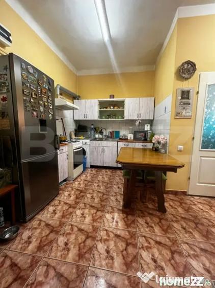 Apartament cu 3 camere decomandat în Bălcescu
