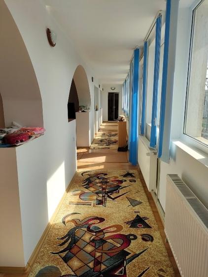 Casă individuală cu 4 camere cu Teren 3500 Mp în Central