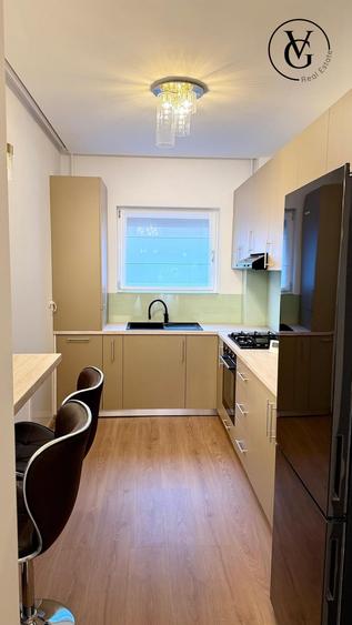 Apartament cu 3 camere decomandat, mobilat în Barbu Văcărescu