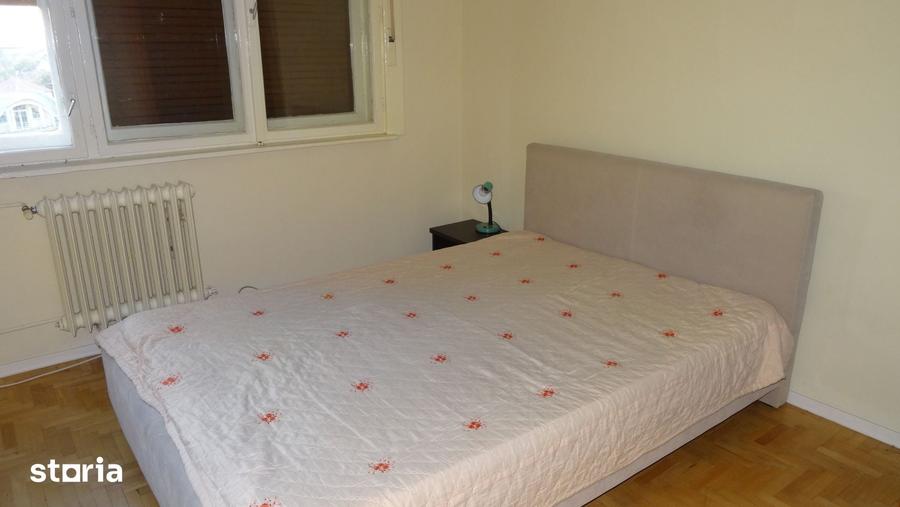 Apartament cu 3 camere semidecomandat în Olimpia-Stadion