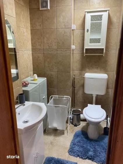 Apartament cu 4 camere semidecomandat în Tineretului