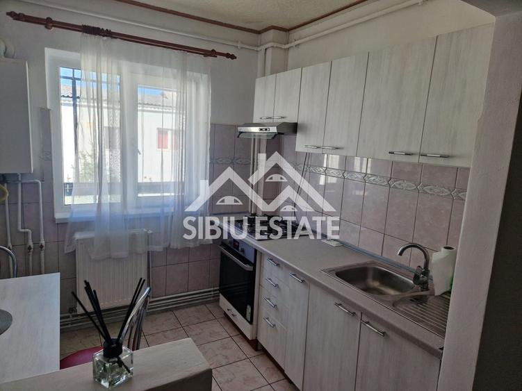 Apartament cu 2 camere decomandat, mobilat în Hipodrom 4
