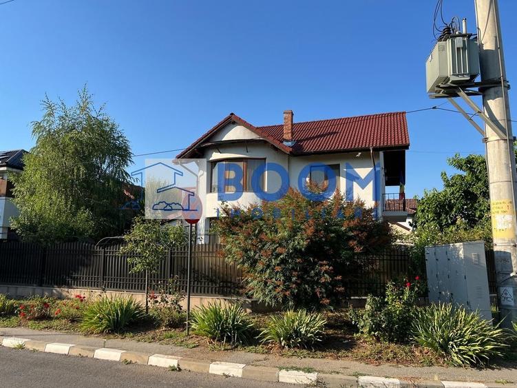 Casă individuală cu 4 camere cu Canalizare în Agrement Ostroveni