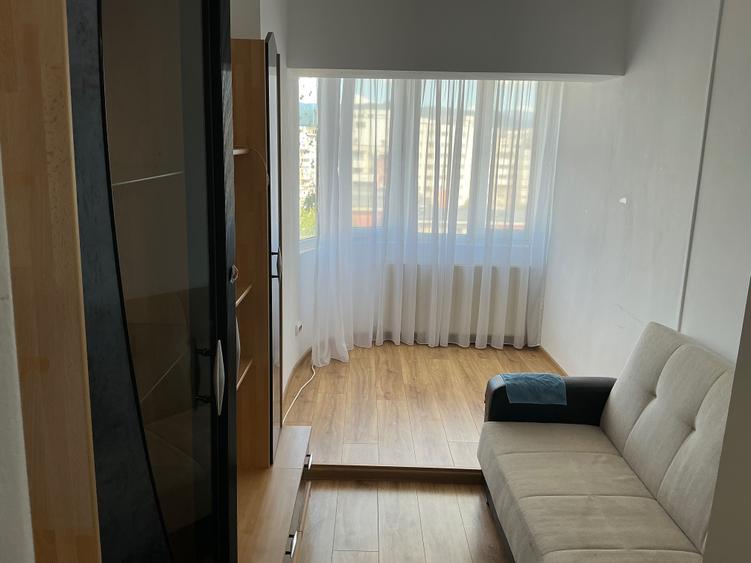 Apartament cu 3 camere decomandat în Traian