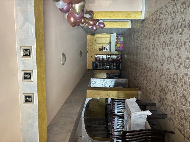 Spațiu comercial, de 150 mp, în Costi