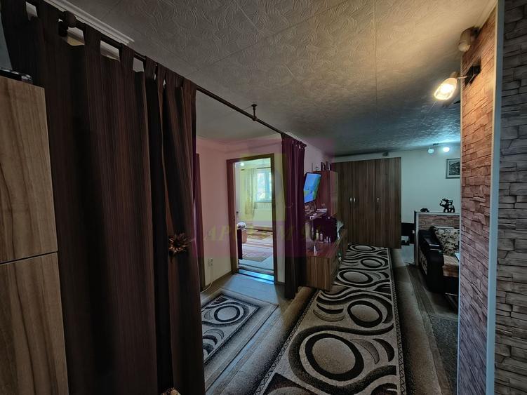 Casă individuală cu 3 camere cu Canalizare în Câmpurelu