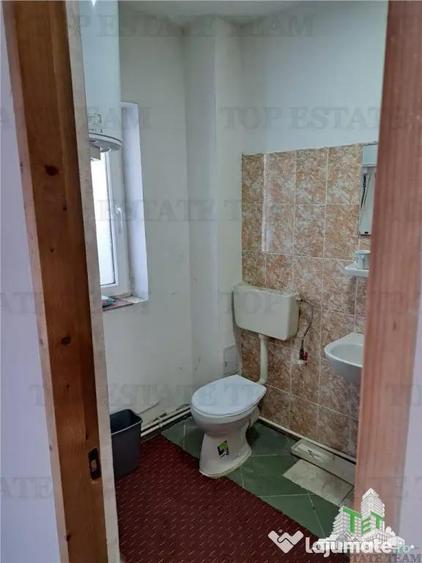 Casă cu 6 camere cu Teren 250 Mp în Dragomirești-Vale