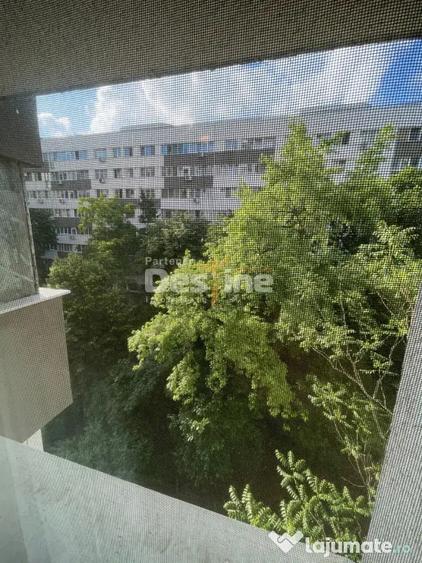 Apartament cu 3 camere decomandat în Cotroceni
