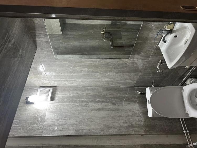 Apartament cu 3 camere semidecomandat, mobilat în Lacul Tei