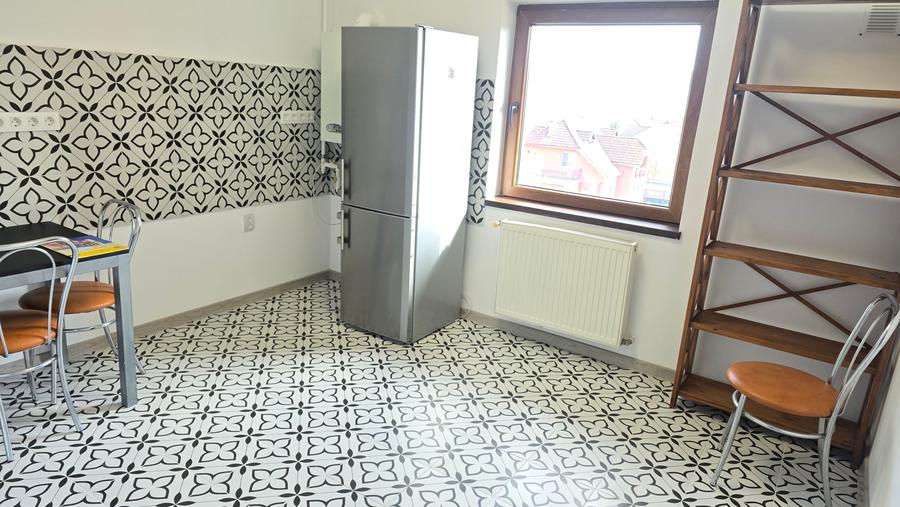 Apartament cu 2 camere decomandat în Zăvoi