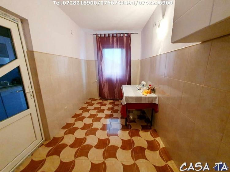 Casă individuală cu 3 camere cu Canalizare în Bălești