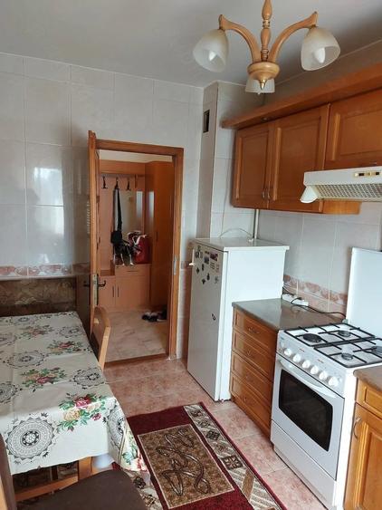Apartament cu 3 camere decomandat în Complex Studențesc