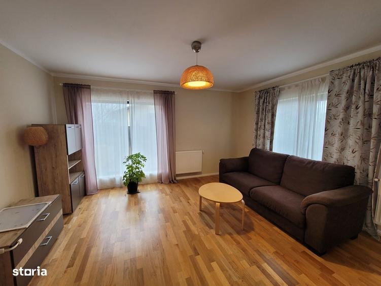 Casă cu 4 camere în Odăile