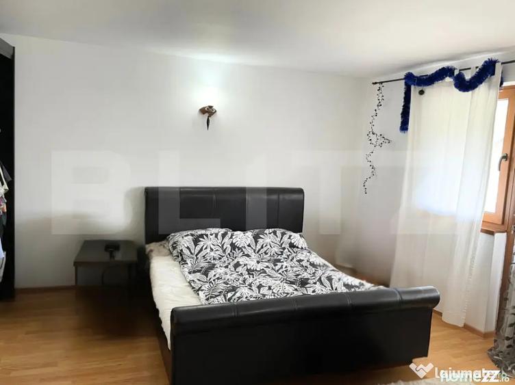 Casă cu 7 camere cu Teren 3000 Mp în Central
