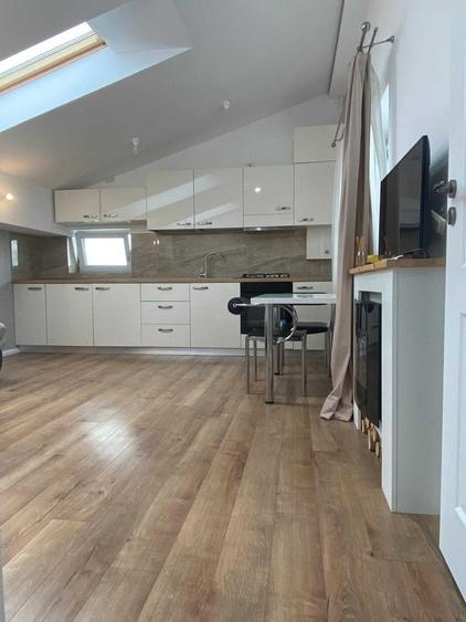 Apartament cu 3 camere decomandat în Dumbrăvița