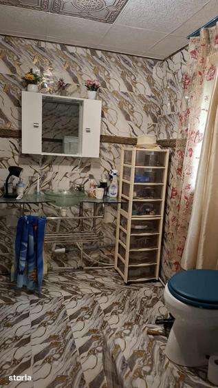 Casă cu 6 camere cu Teren 300 Mp în Stulpicani