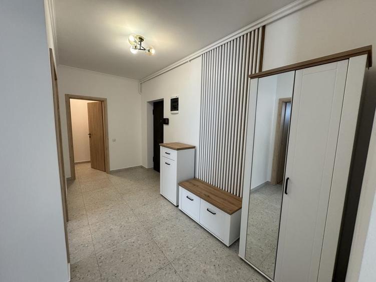 Apartament cu 3 camere decomandat în Lazaret