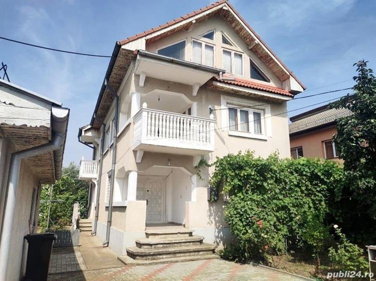 Casă individuală cu 7 camere cu Teren 450 Mp în Brestei