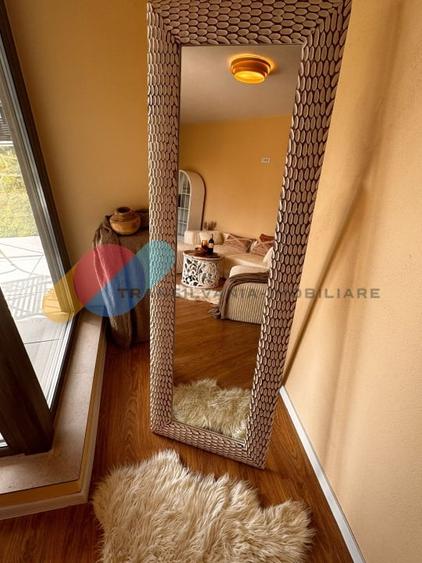 Apartament cu 3 camere semidecomandat, mobilat în Borhanci