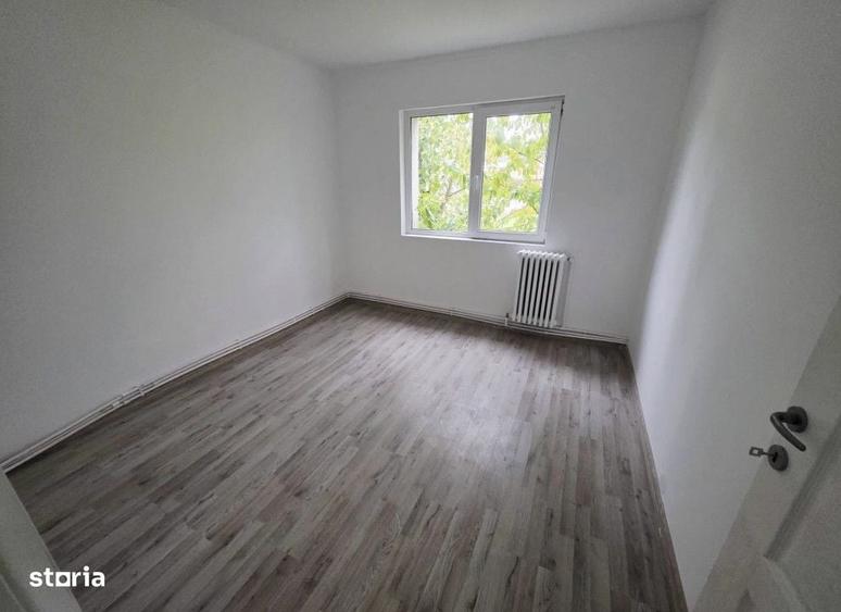 Apartament cu 3 camere în Alexandru cel Bun