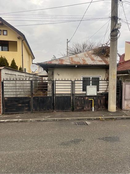 Casă cu 3 camere cu Teren 190 Mp în Central