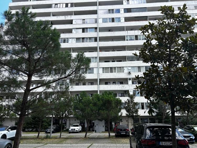 Apartament cu 3 camere decomandat, mobilat în Ostroveni