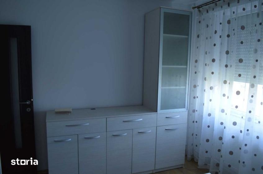 Apartament cu 3 camere decomandat în Tineretului