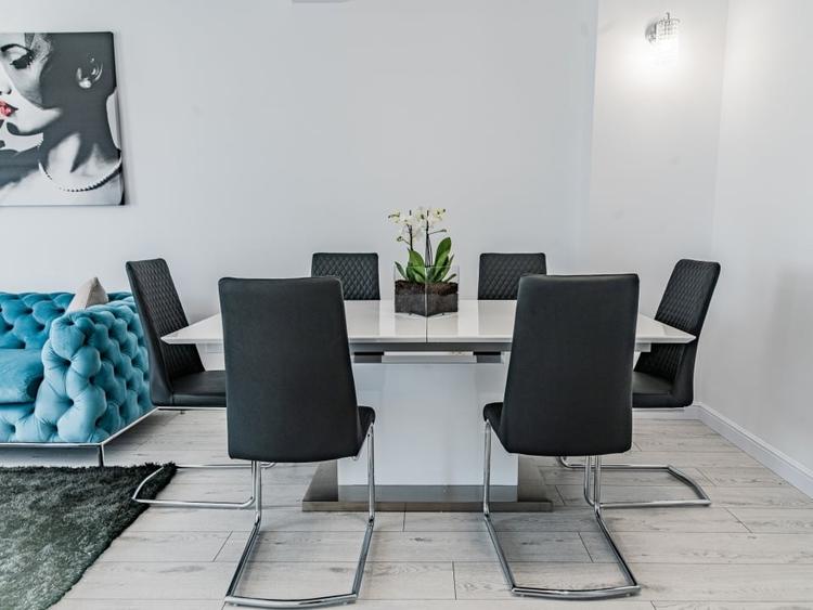 Duplex cu 4 camere cu Canalizare în Domnești